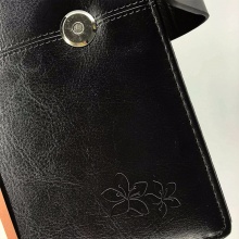 华岁磁扣皮面笔记本25060 25K-72页 黑色棕色 PU面料，70g米黄纸，内芯分类笔记本