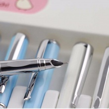 晨光学生金属钢笔嘟嘟羊AFP45601 0.5mm 蓝色/粉色/白色 颜色随机 12支/盒